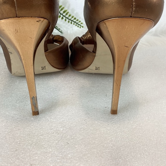 BCBGMAXAZRIA LEATHER BRONZE TWIST KNOT PEEP TOE STILETTO PUMPS SZ 7.5 - Picture 7 of 9